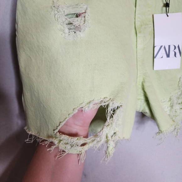 NWT Zara Lime Green Denim Distressed Cutoff Shorts women's size 6 - Picture 13 of 13